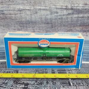 Model power H.O scale cities service oils green tanker train car